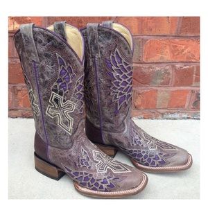 Corral Wing and Cross Square Toe Boots